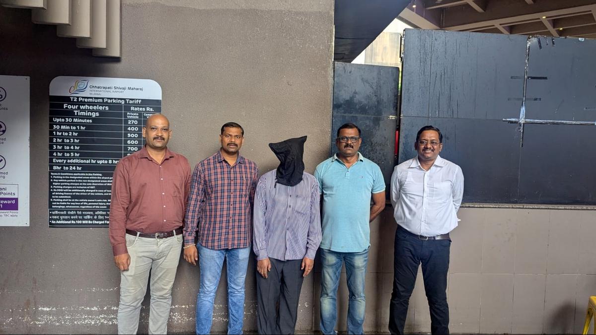 Mumbai terror threat: Police arrest Noida man for sending bomb threats